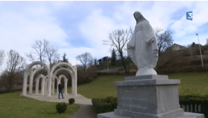 francia-publier-madonna-statua-parco1