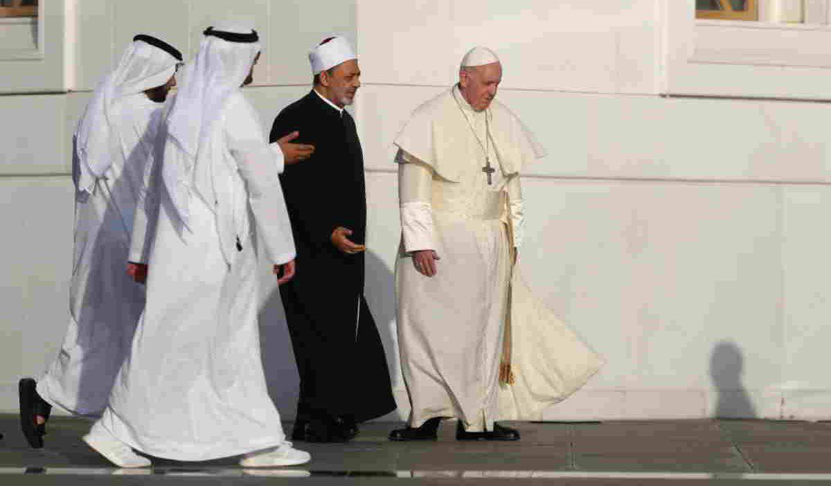 Bergoglio in Arabia per creare un ponte tra islam e occidente