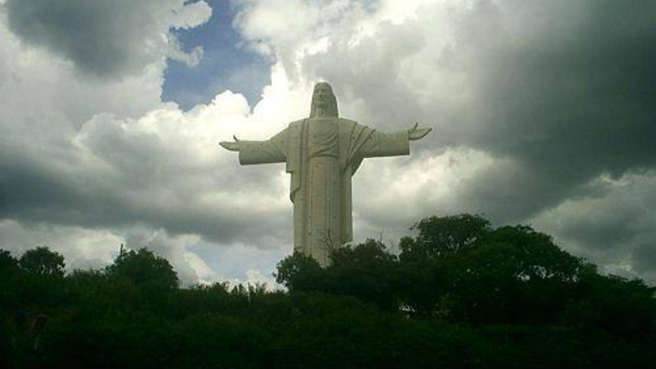 cristo statua bolivia