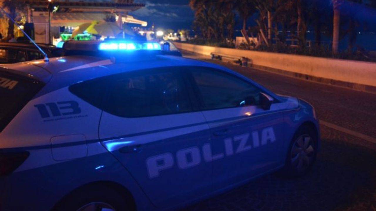 Auto polizia notte