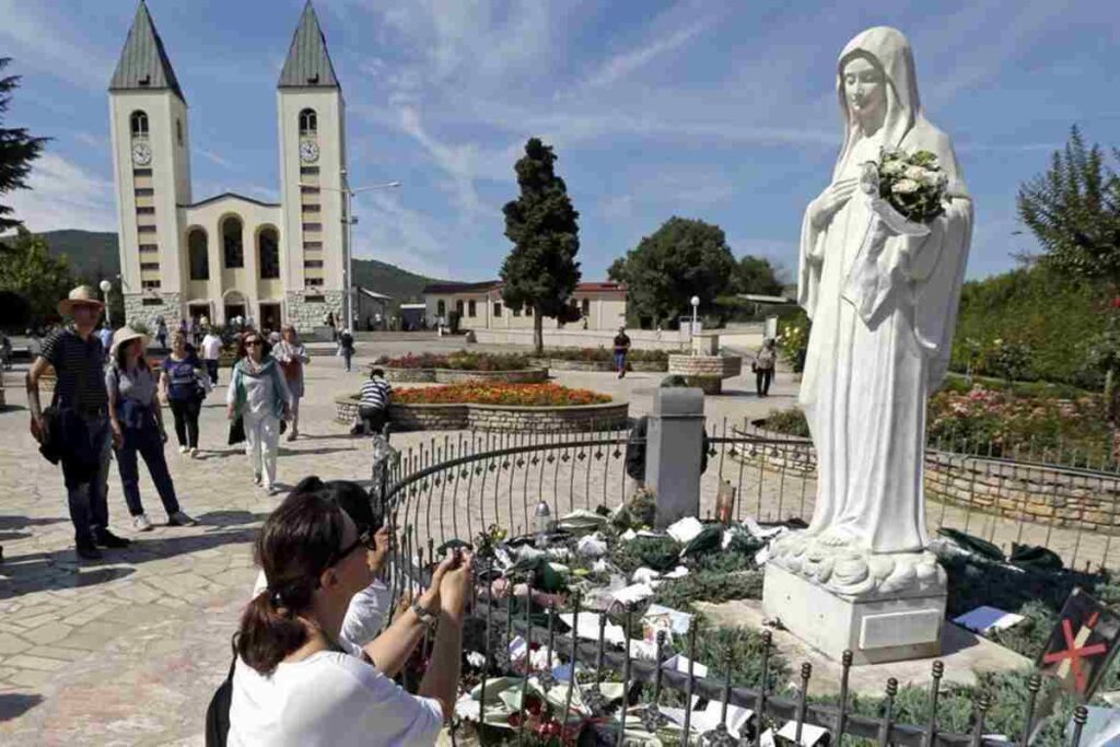 Statua della Madonna a Medjugorje