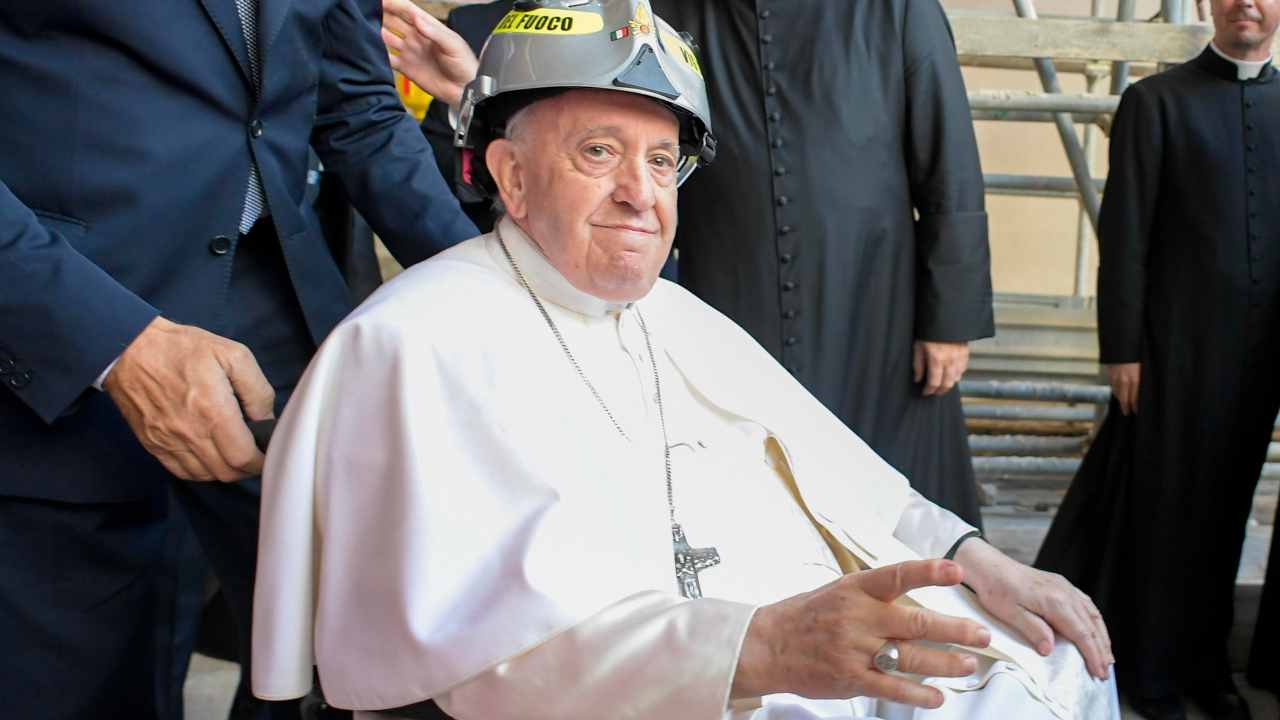 papa francesco l'aquila