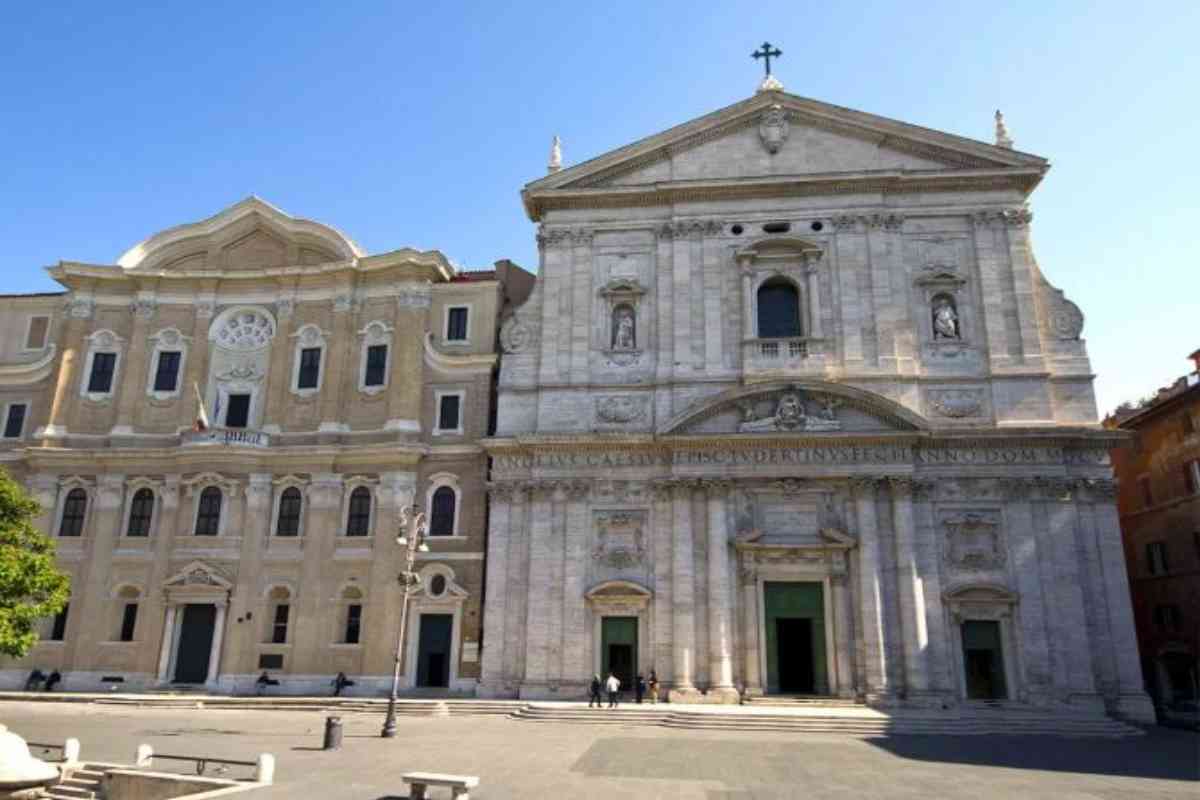 Roma, nella chiesa di Santa Maria in Vallicella è conservato il corpo di San Filippo Neri