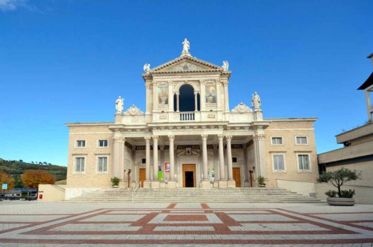 Santuario Di San Gabriele Delladdolorata Messe Orari Info Utili