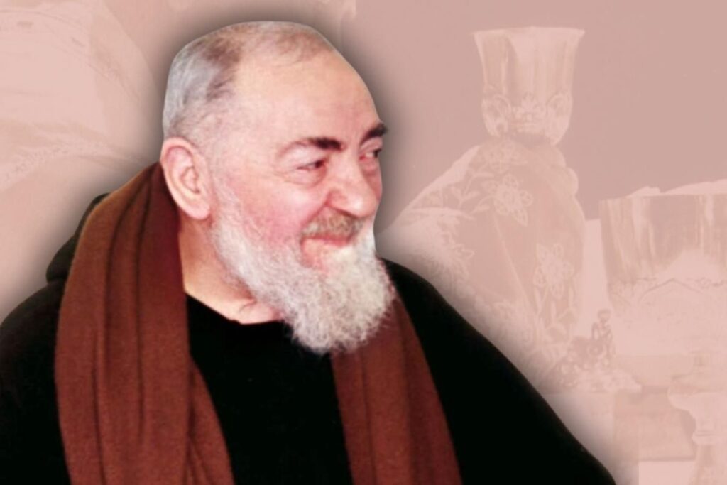 Padre pio che sorride