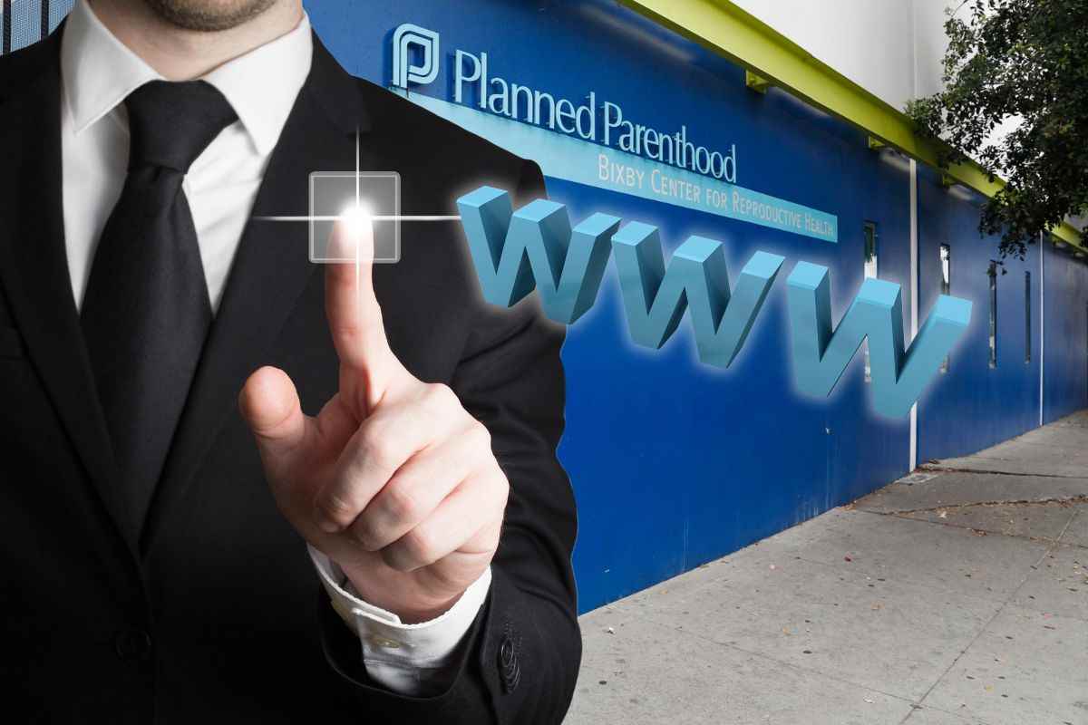 Il webmaster di Planned Parenthood si converte: abbraccia la fede e rinnega l’aborto