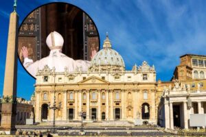 San Pietro e l'apertura della porta del Giubileo