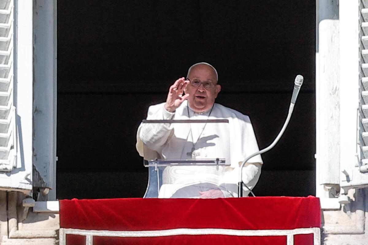 Angelus 26 dicembre, Papa Francesco: “Dio perdona sempre e perdona tutto”