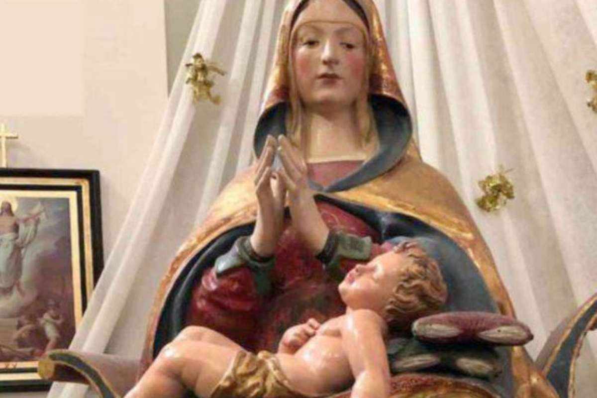 Preghiera del 4 dicembre alla Madonna della Croce che appare nel momento della disperazione