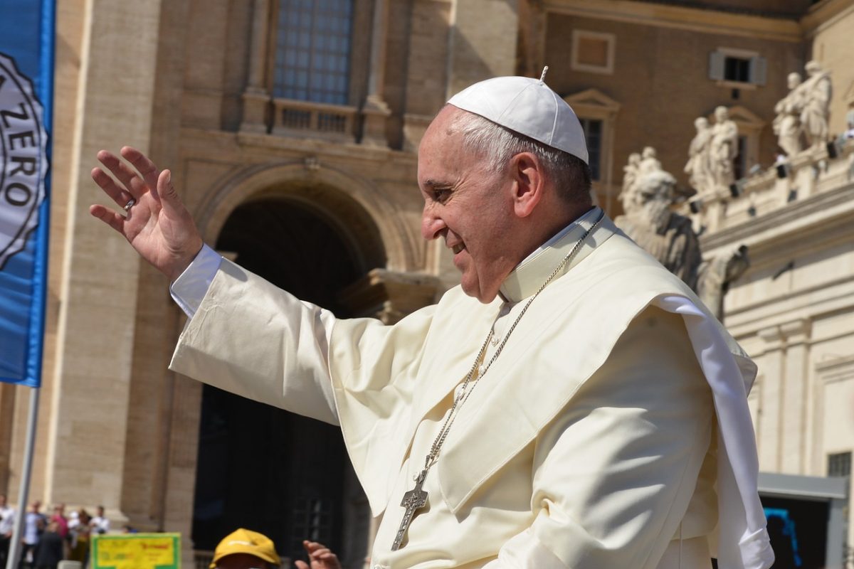 Quanto guadagna Papa Francesco, il suo stipendio vi lascerà sconvolti