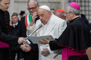 Papa francesco a piazza di spagna 8 dicembre