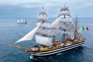 La nave Amerigo Vespucci