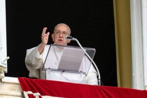 papa francesco all'angelus