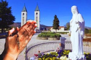 mani pregano medjugorje