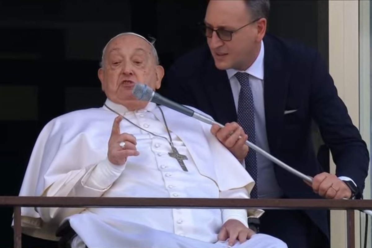 Angelus, 23 marzo: Papa Francesco riappare in pubblico e ringrazia i fedeli per le preghiere